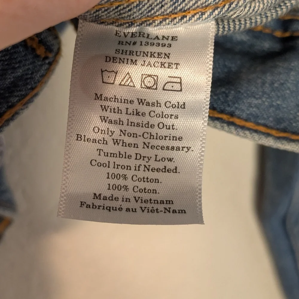 Everlane The Shrunken Denim Jacket - Picture 7 of 8